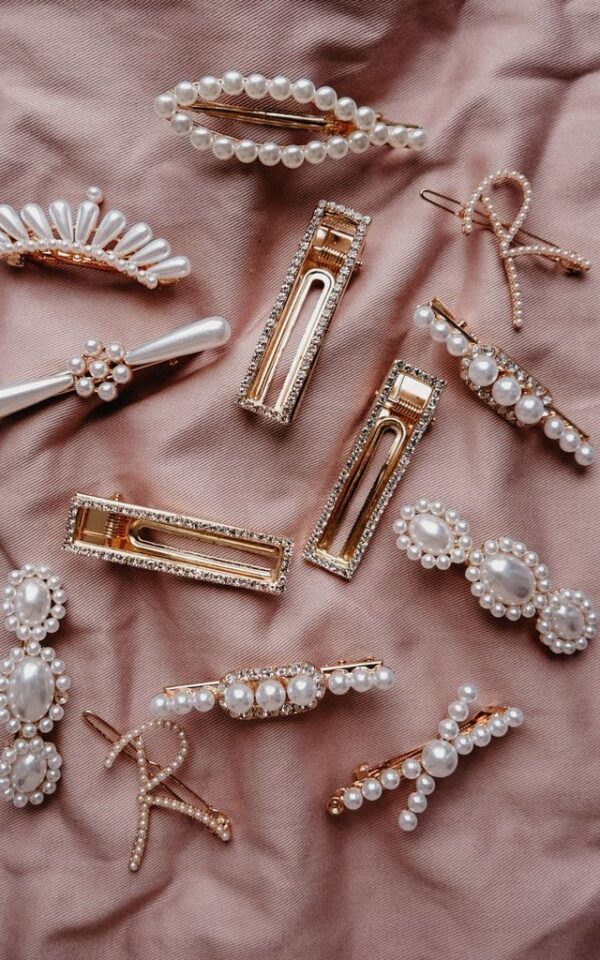 เซตกิ๊บเพชร - เซตกิ๊บติดผมทรงสี่เหลี่ยม ประดับเพชรหลากแบบ