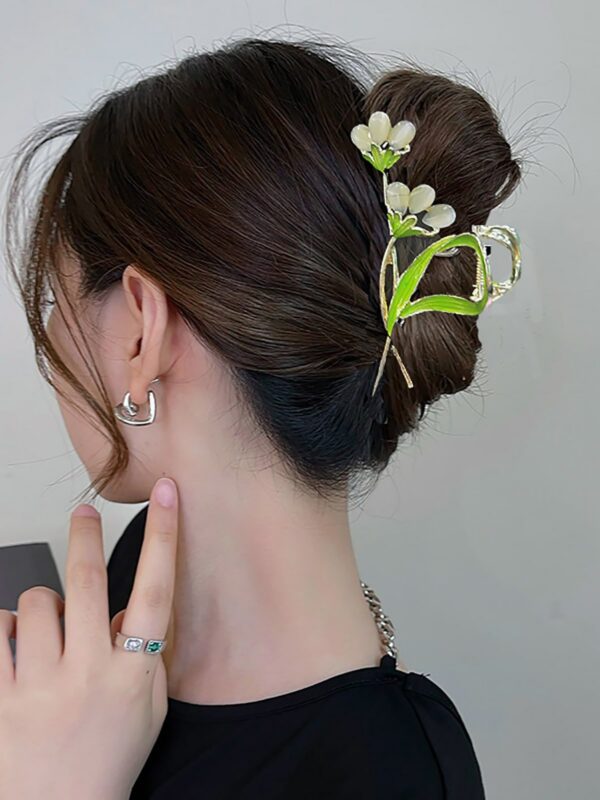 กิ๊บดอกไม้ขาว - กิ๊บดอกไม้สีขาวและใบไม้ ใช้ปักผมมวย